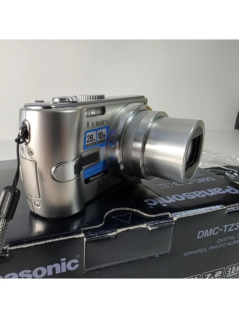 Panasonic LUMIX DMC-TZ3 7.2MP Digital Camera Works with Flaws - AS IS Read